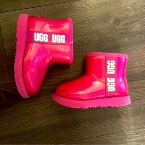 Used kid uggs in great condition. See pictures for details.